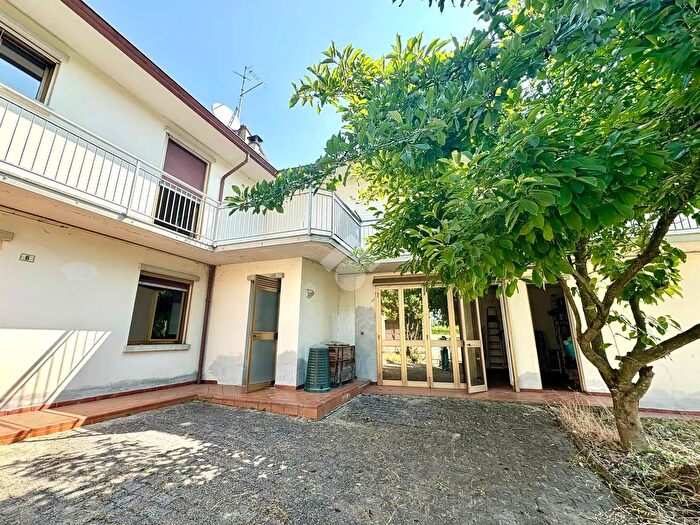 Casa trilocale in vendita in Località Gandolfi, Vernasca