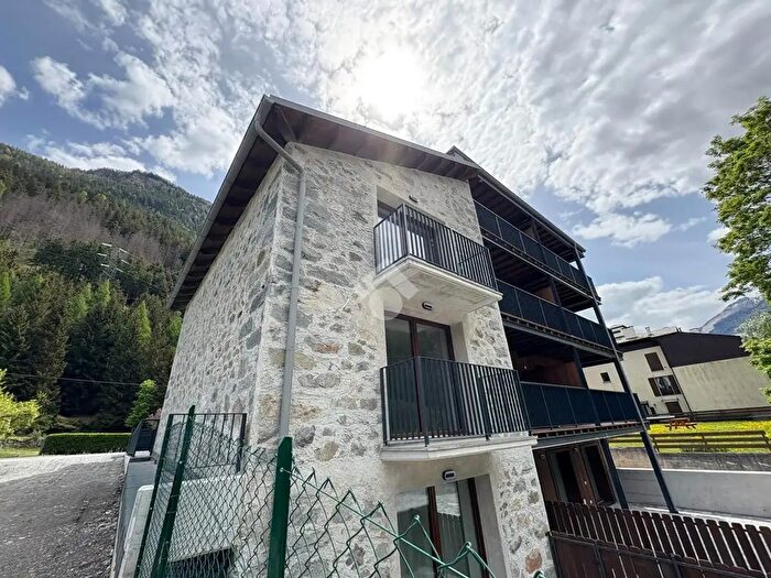 Appartamento trilocale in vendita in Via Nazionale, Valdisotto