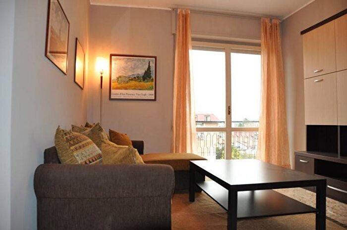 Appartamento bilocale in affitto in Via Vittorio Veneto, Centro, Arona