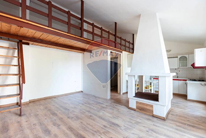 Appartamento trilocale in vendita in Via Roma, San Sperate