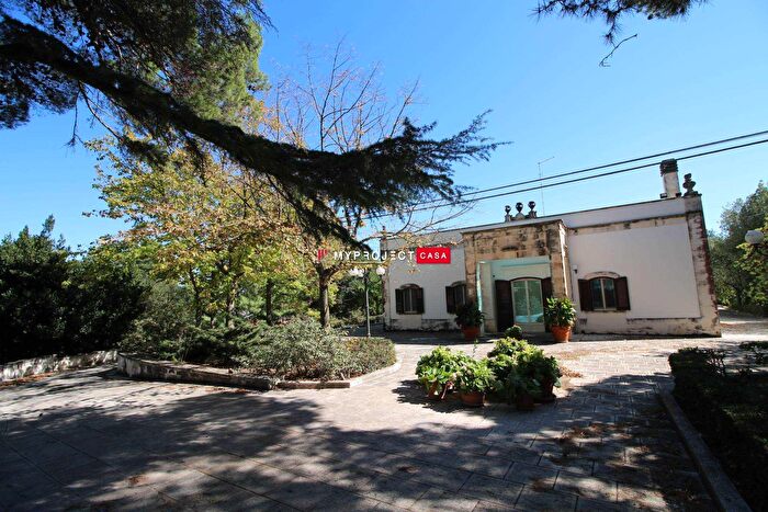 Casa con 8 locali in vendita in Via Taranto, Martina Franca