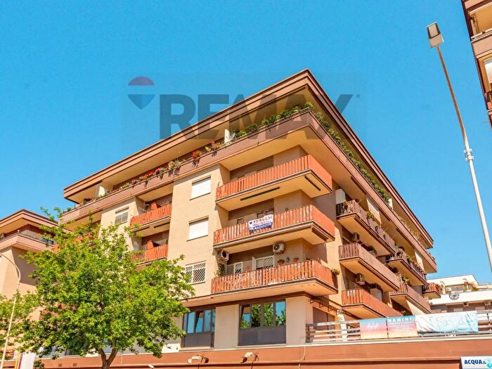 Appartamento bilocale in vendita in Via Isole del Capoverde, Roma