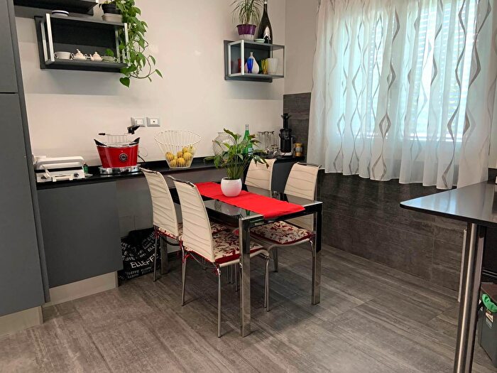 Casa con 7 locali in vendita in Via Pistoiese, Buggiano