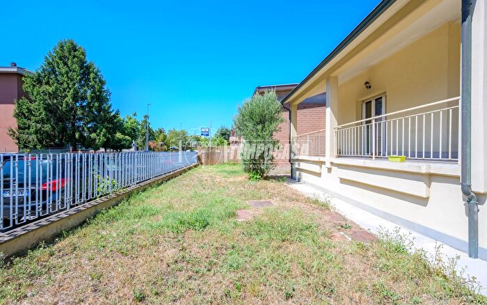 Casa quadrilocale in vendita in Via Gandhi, Parma