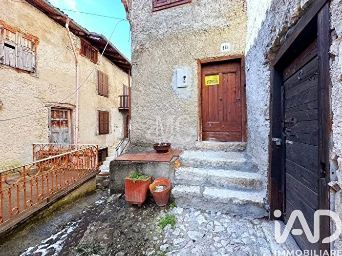 Appartamento quadrilocale in vendita in Frazione Pergheri, Terragnolo