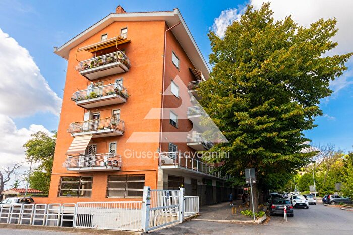 Appartamento trilocale in vendita in Via Gaetano Donizetti, Albano Laziale