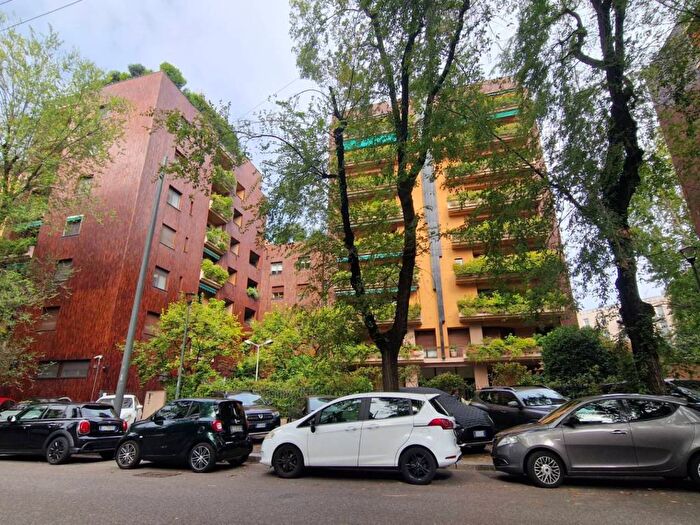 Appartamento con 6 locali in affitto in Via Tiziano, Pagano, Milano