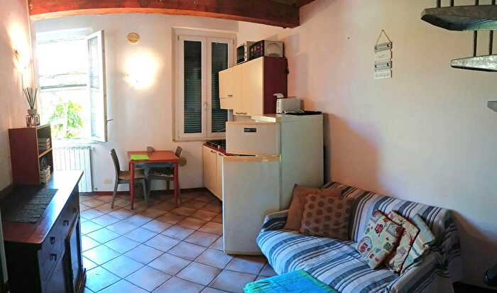 Appartamento trilocale in vendita in Zona Centrale Zona Mercato Via dei Mille Grosseto Grosseto, Grosseto