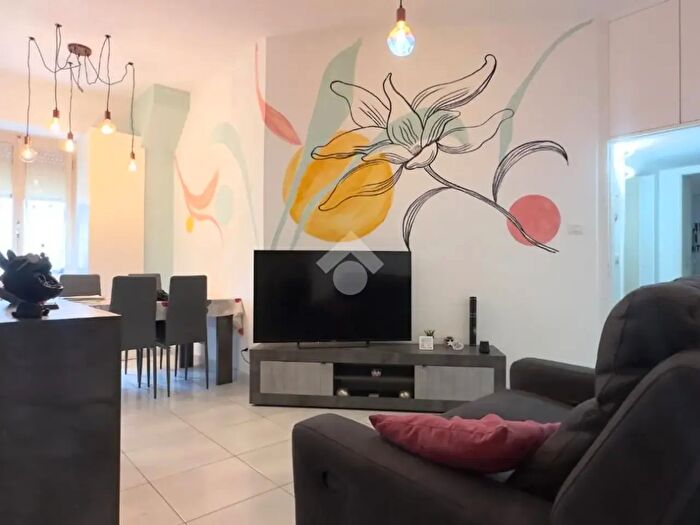 Appartamento trilocale in vendita in Via Erasmo Mari, Ascoli Piceno