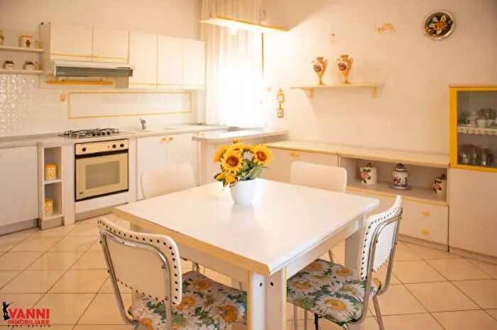 Appartamento quadrilocale in vendita in Cecina