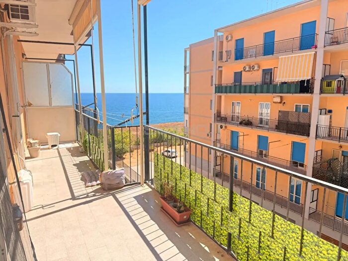 Appartamento quadrilocale in vendita in Via Romagna, Siracusa