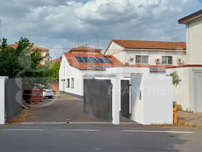 Appartamento trilocale in vendita in Via Luigi Cherubini, Bologna