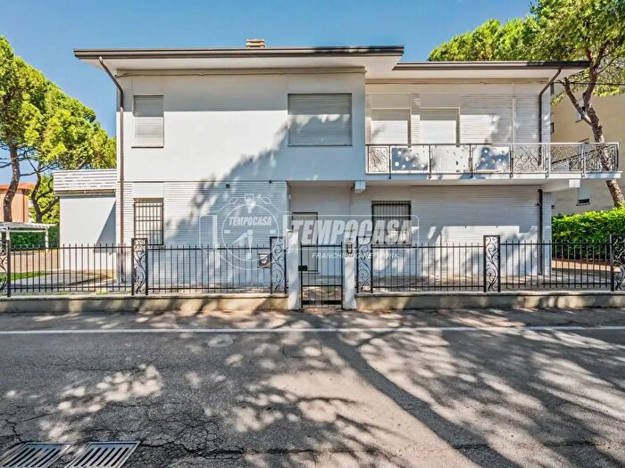 Casa con 7 locali in vendita in Via Michele Chiarini, Faenza