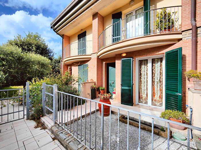 Casa con 6 locali in vendita in Via degli Allori, Pisa