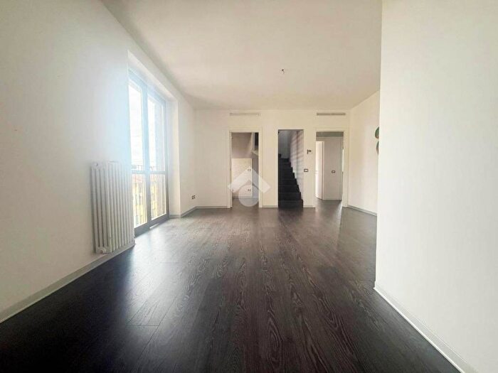 Appartamento trilocale in vendita in Via Cristoforo Colombo, Fenegrò
