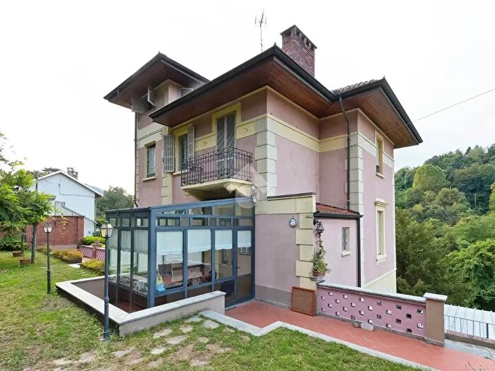 Casa con 6 locali in vendita in Corso Chieri, Torino