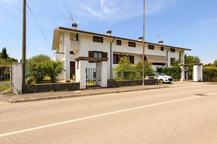 Casa con 7 locali in vendita in Gorizia Via Collodi, Gorizia
