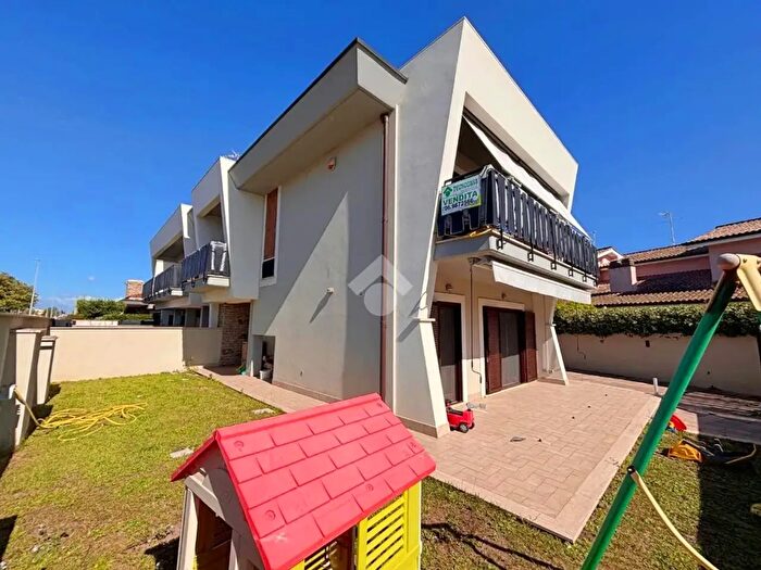 Casa quadrilocale in vendita in Via Rea Silvia, Anzio