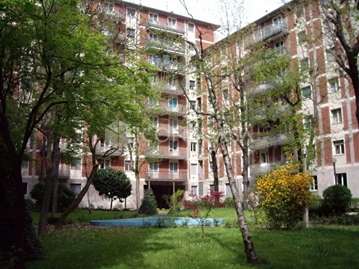 Appartamento trilocale in affitto in Viale Campania, Milano