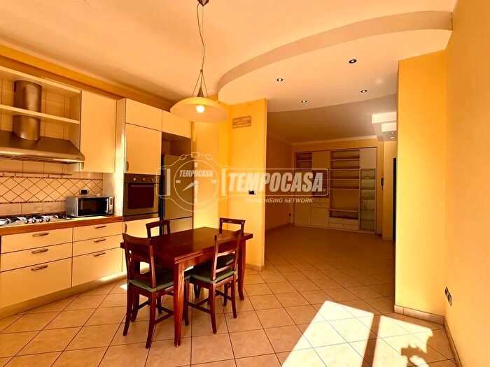 Appartamento con 5 locali in vendita in Via della Gabella, Bologna