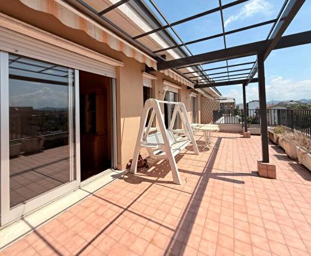 Appartamento con 5 locali in vendita in Via San Francesco dAssisi, Voghera