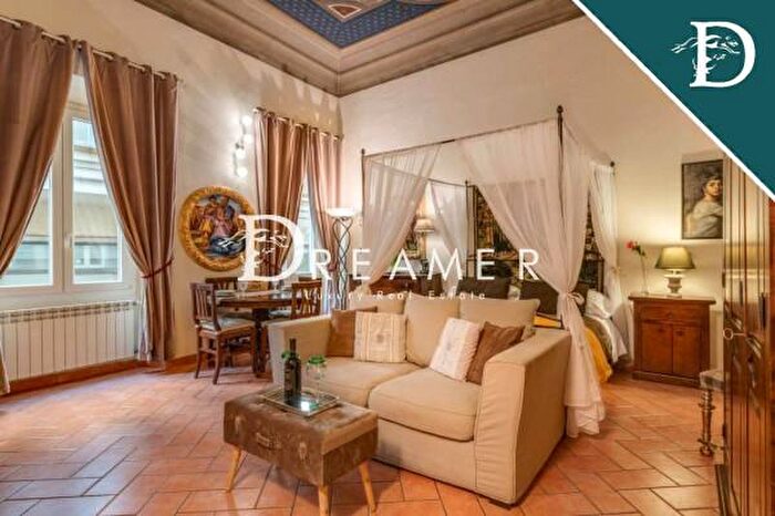 Appartamento con 6 locali in vendita in Piazza della Signoria, Firenze