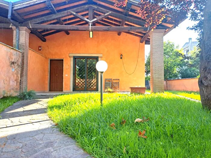 Casa quadrilocale in vendita in Via Carlo Calcaterra, Roma