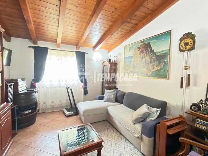 Appartamento quadrilocale in vendita in Via Alcide De Gasperi, Gandosso