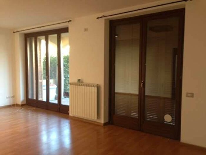 Appartamento con 5 locali in affitto in VIA LIGURIA, Cascine Maggio, Castronno