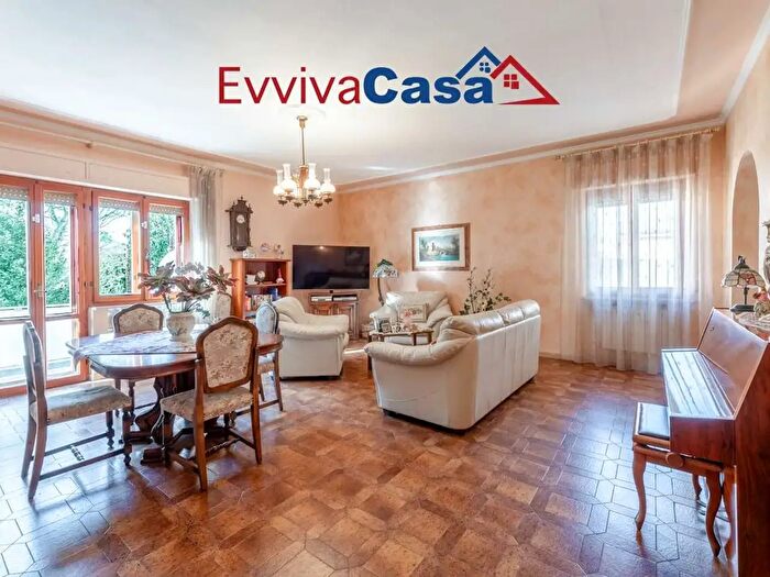 Appartamento con 5 locali in vendita in Via Villa Musone Snc, Loreto