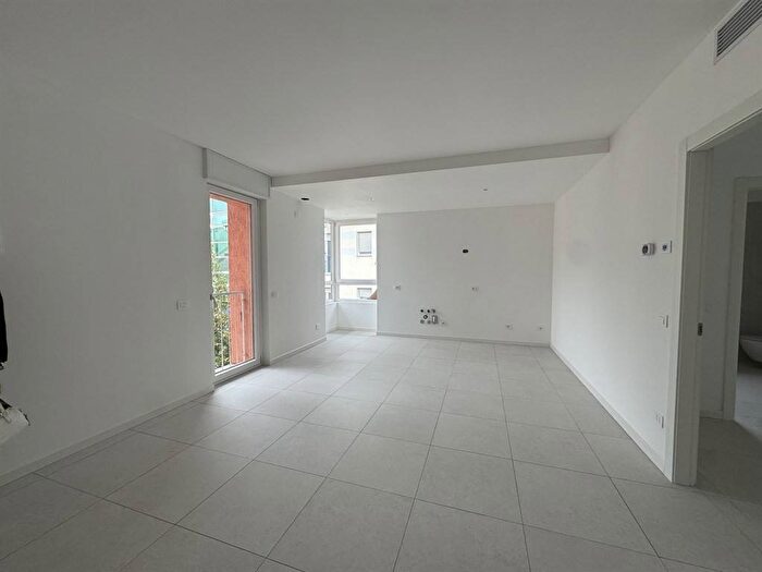 Appartamento trilocale in affitto in Via Giuseppe Mazzini, Centro, Cisano Bergamasco