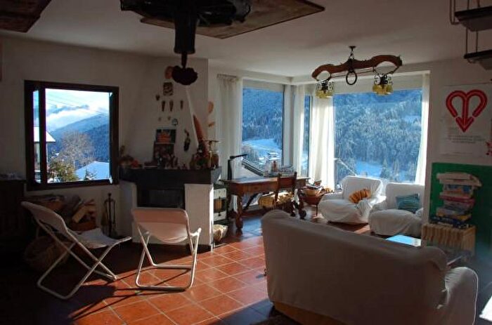 Casa con 5 locali in vendita in Via Ranico, Borno