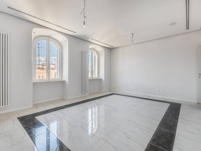 Appartamento trilocale in affitto in Piazza Fiume, Salario Porta Pia, Roma