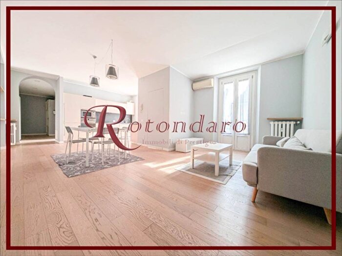 Appartamento bilocale in affitto in Piazza Tommaseo, Vincenzo Monti, Milano