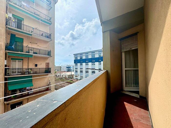 Appartamento trilocale in affitto in Via Giacomo Puccini, Sestri Ponente, Genova