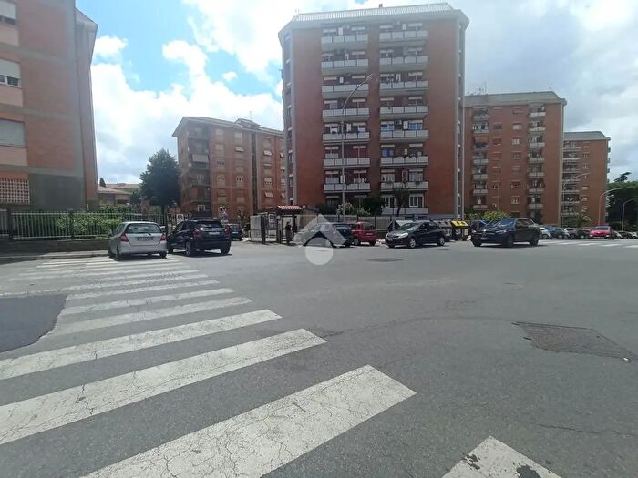 Appartamento trilocale in vendita in Viale dei Romanisti, Roma