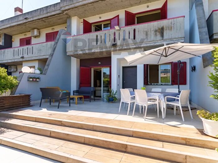 Casa con 10 locali in vendita in Via Antonio Gramsci, Gravina Di Catania