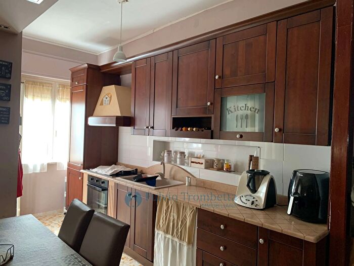 Appartamento quadrilocale in vendita in Seconda Traversa Epomeo, Napoli