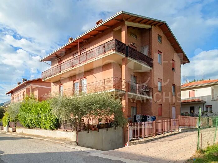 Appartamento quadrilocale in vendita in Via Cremona, Gubbio
