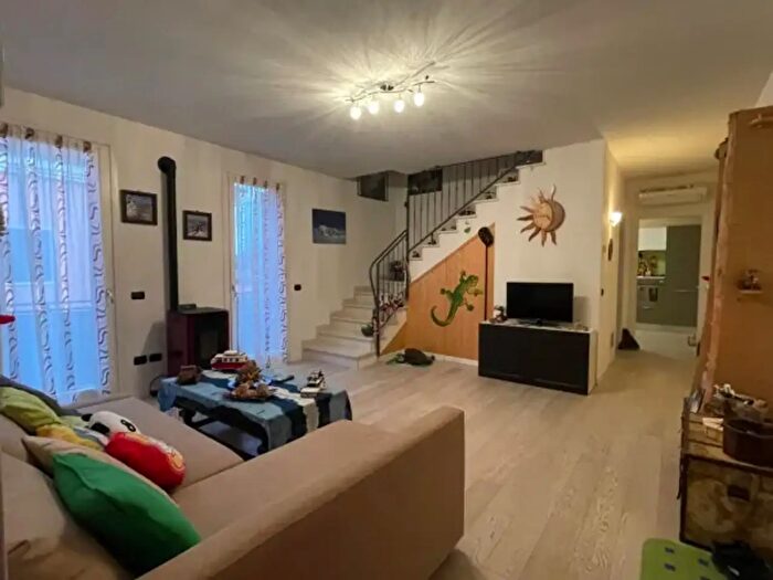 Appartamento trilocale in vendita in Via Fabrizio De Andrè, Rovolon