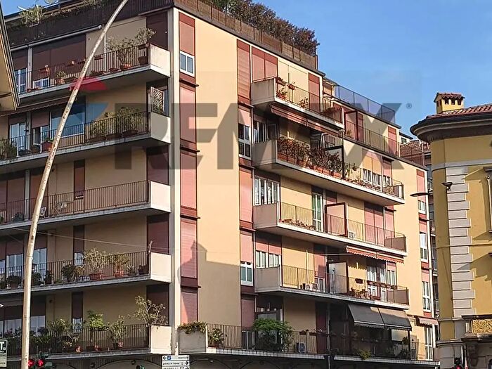 Appartamento trilocale in vendita in Via Nullo, Bergamo