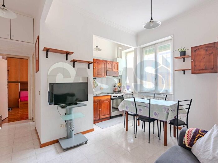 Appartamento bilocale in affitto in Via Fabio Filzi, Centrale, Milano