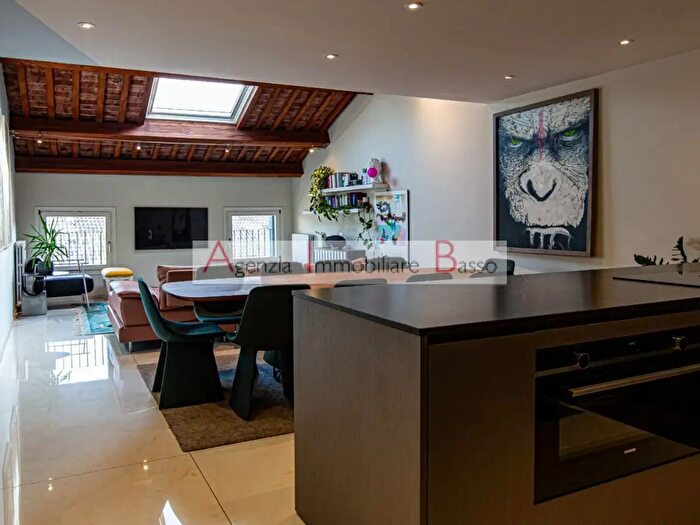 Appartamento con 5 locali in vendita in Via San Prosdocimo, Padova