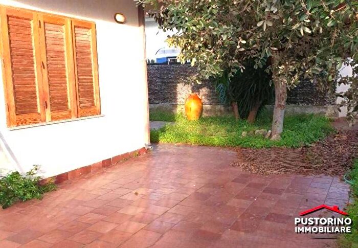 Casa quadrilocale in affitto in Via John Fitzgerald Kennedy, San Carlo Condofuri Marina, Condofuri