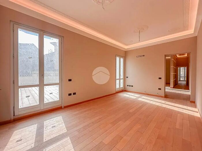 Appartamento con 5 locali in vendita in Via Vezzola, Teramo