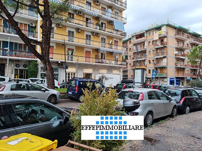 Appartamento monolocale in affitto in Via Edoardo Nicolardi, Colli Aminei Capodimonte, Napoli