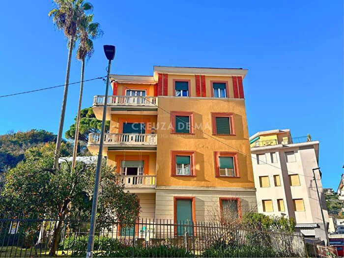 Appartamento con 6 locali in vendita in Via Costaguta, Rapallo