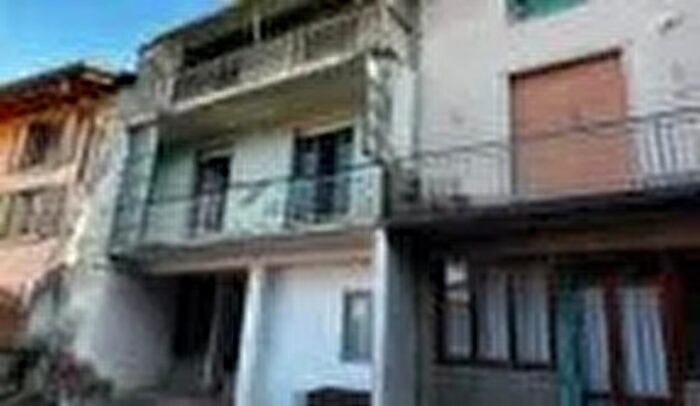 Casa con 8 locali in vendita in Songavazzo