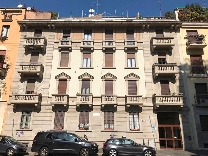 Appartamento trilocale in affitto in Via Olindo Guerrini, Città Studi, Milano