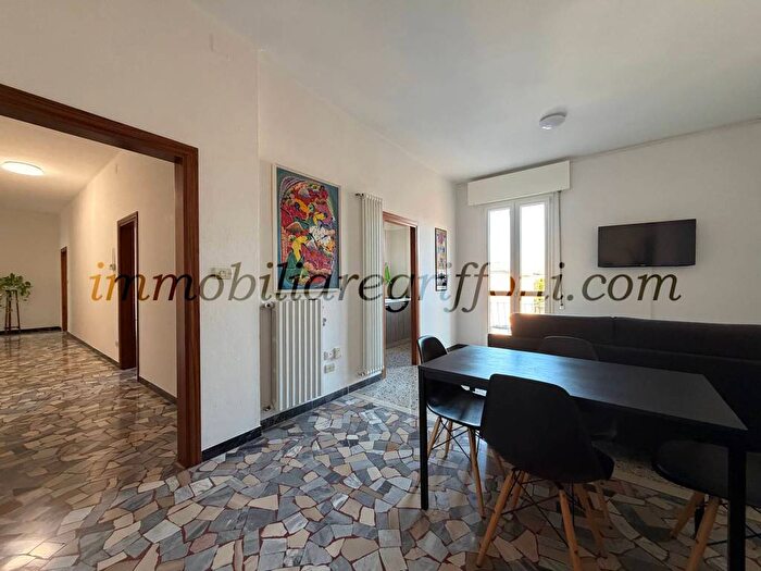 Appartamento trilocale in affitto in Via Pasubio, Saffi, Bologna